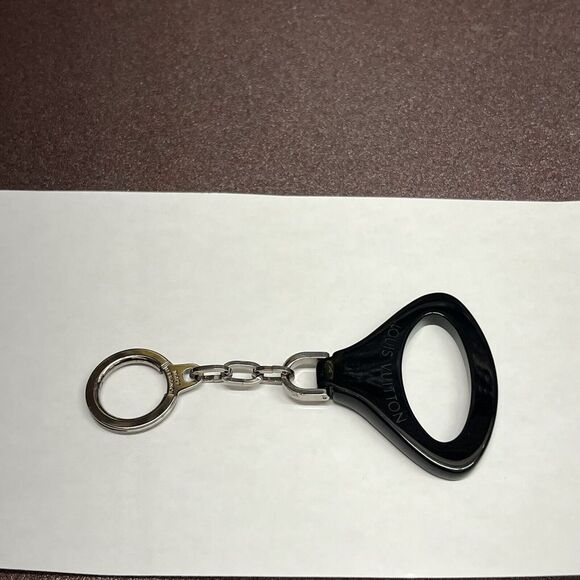 Louis Vuitton Porte Cles Epi Z‎ Keychain Black Resin - Picture 1 of 6